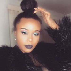 Meet your Posher, Alicia